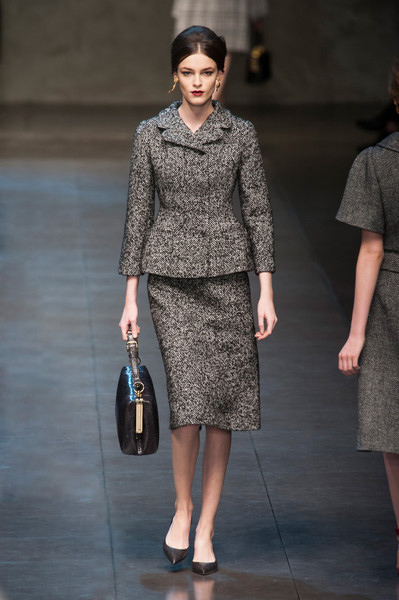 Dolce & Gabbana создали из серого твида приталенные костюмы. Тенденции моды: Осень 2013-Зима 2014 